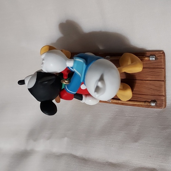 Hallmark Disney Ornament 1998. Runaway Tobaggon 2 piece set - Picture 5 of 14